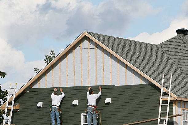 Professional Emergency Siding Repair technician working in Rockville, VA